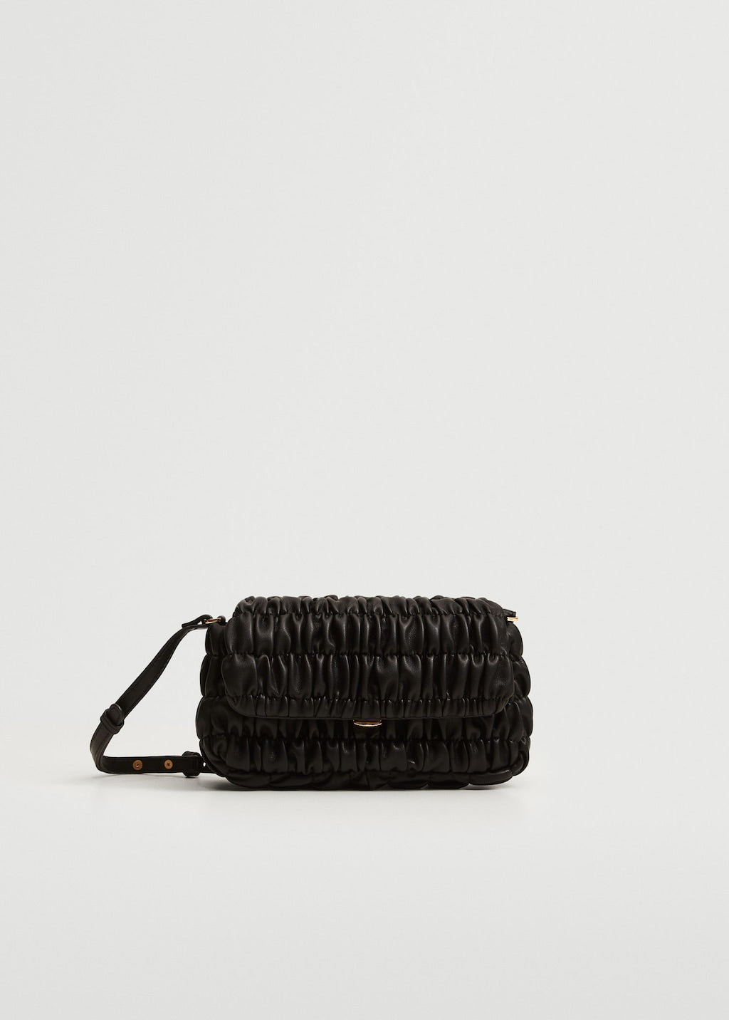 Bag with ruched detail