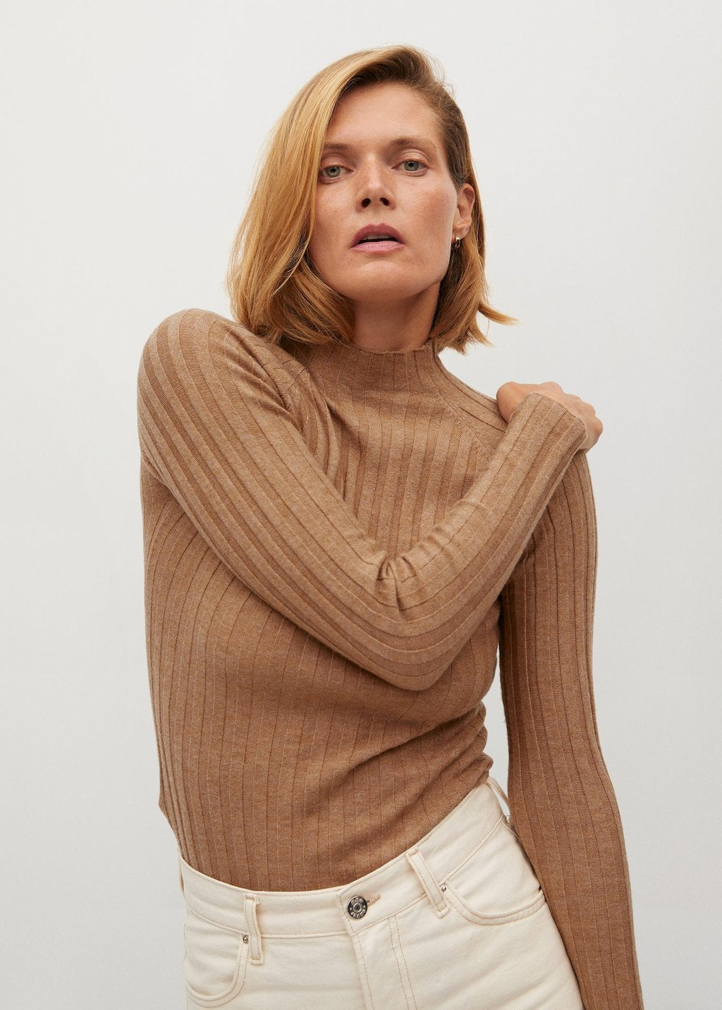 Ribbed fine-knit sweater