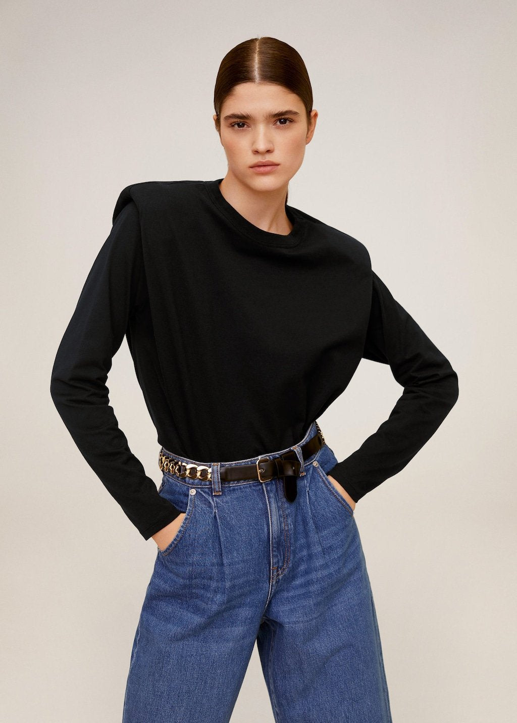 Shoulder pad t-shirt